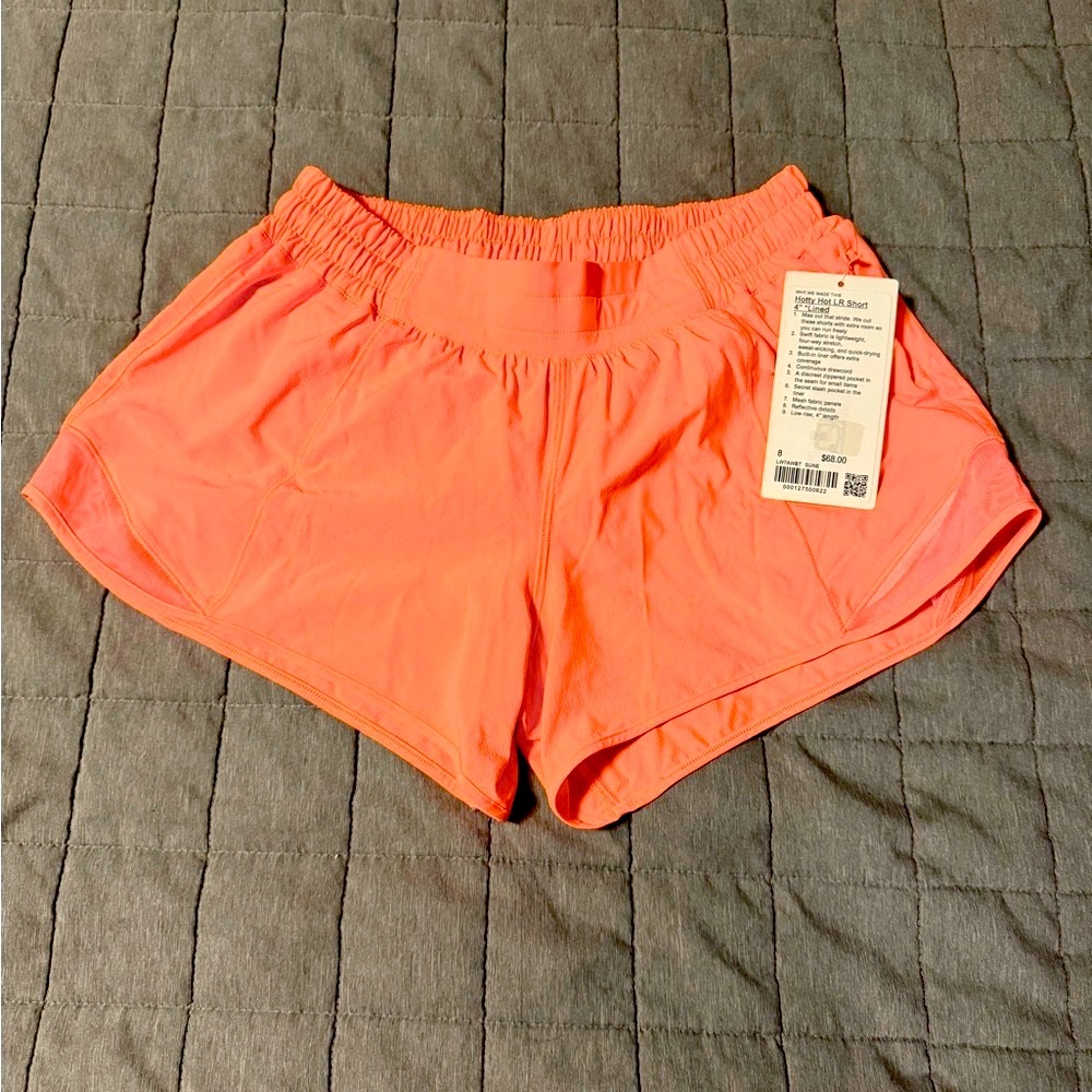 Lululemon - Sunset Hottie Hot LOW Rise 4inch Shorts - Size 8